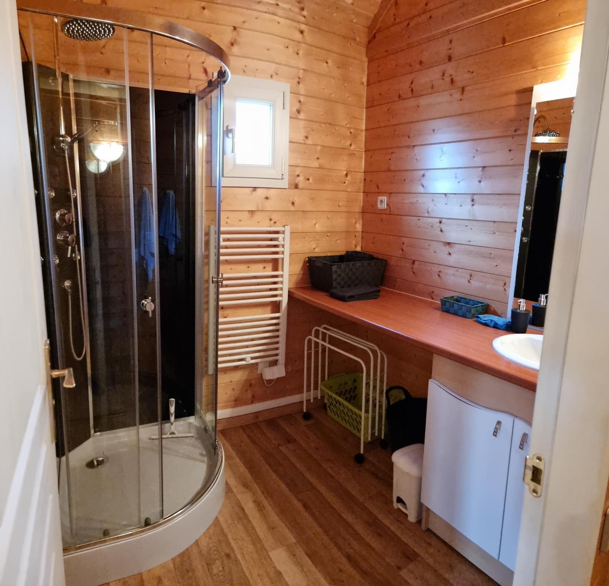 Chalets Etang Sur Arroux Extérieur photo